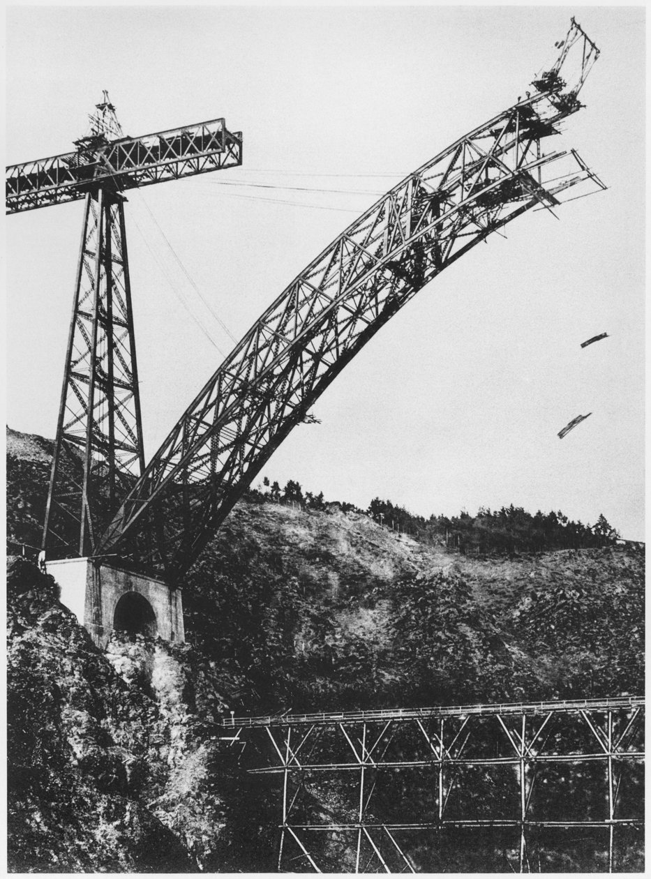 ガラビット高架橋 作： フランスの写真家