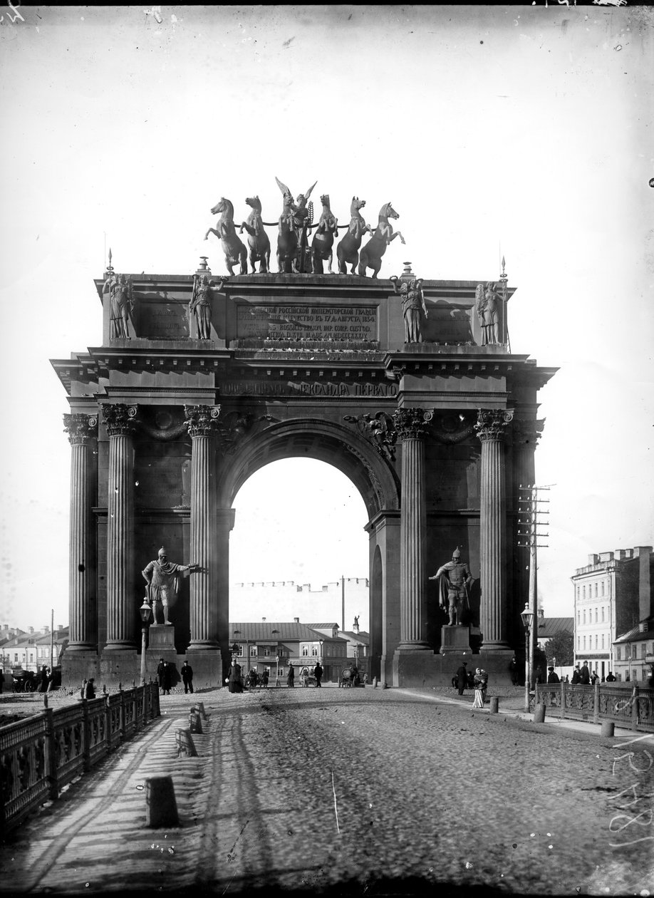 ナルヴァ門、サンクトペテルブルク、1910 作： ロシアの写真家