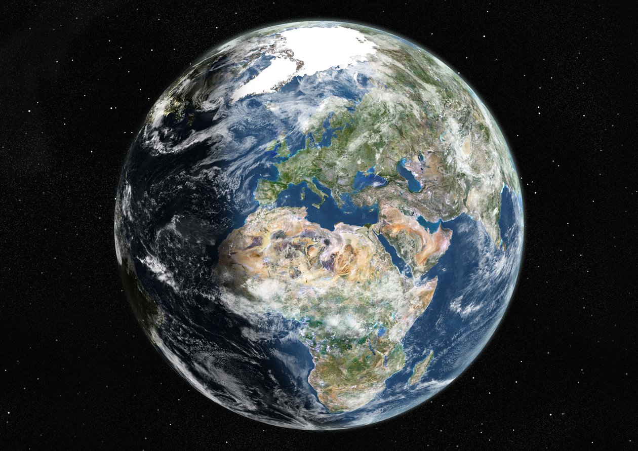 ヨーロッパとアフリカを中心とした地球、真のカラー衛星画像 作： 不明