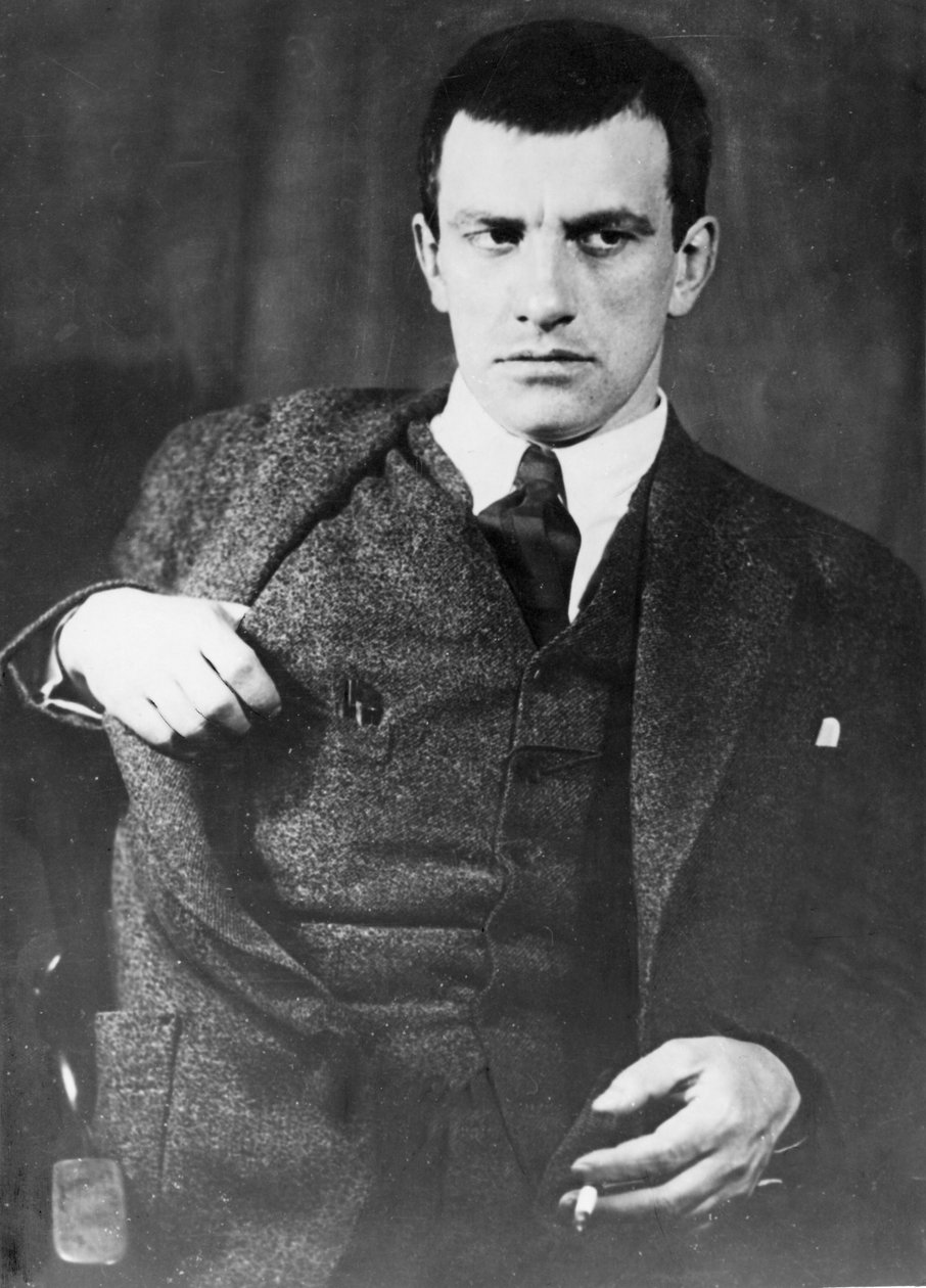 ウラジミールマヤコフスキー（1893-1930）、ソビエト詩人、劇作家、プロパガンディスト。 作： 不明