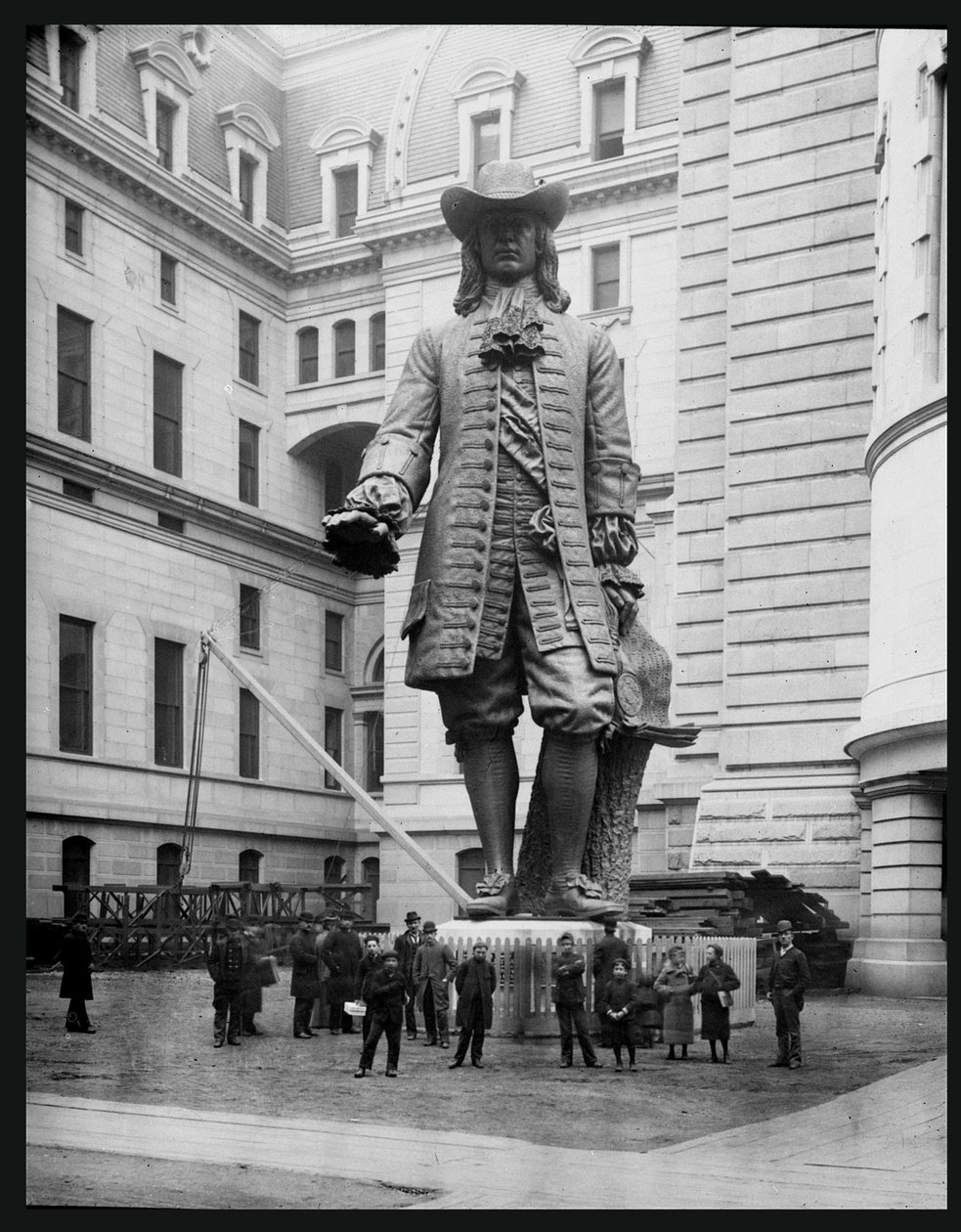 フィラデルフィア市庁舎の中庭にあるウィリアムペンの像 作： アメリカの写真家