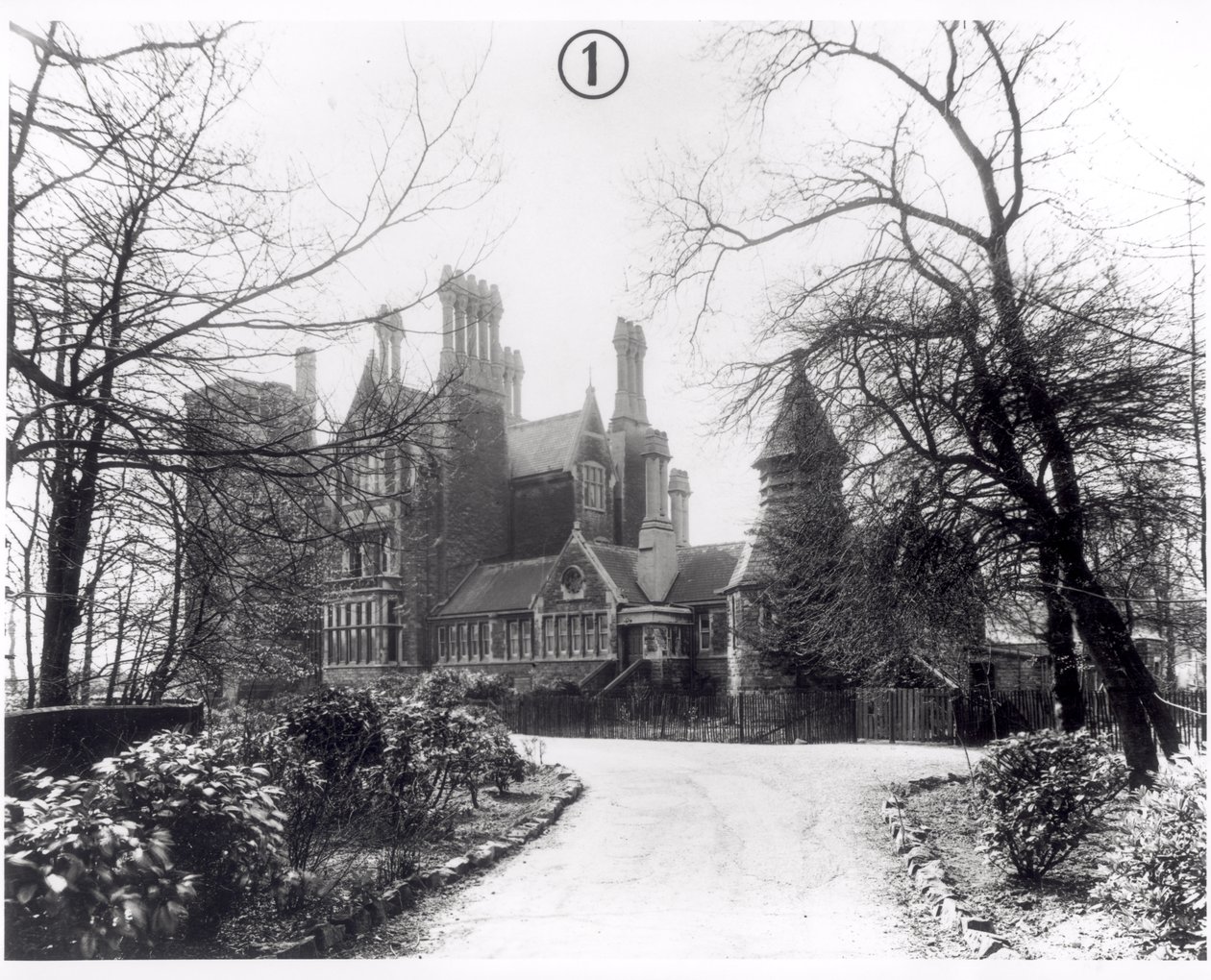 Meanwood Towers、1867年、1950年に建設 作： 英語の写真家