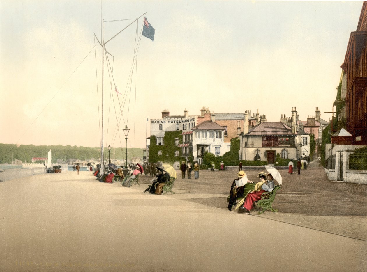 プロムナード、カウズ、IOW、パブ。 c.1890-1900（クロモリソグラフ） 作： 英語の写真家