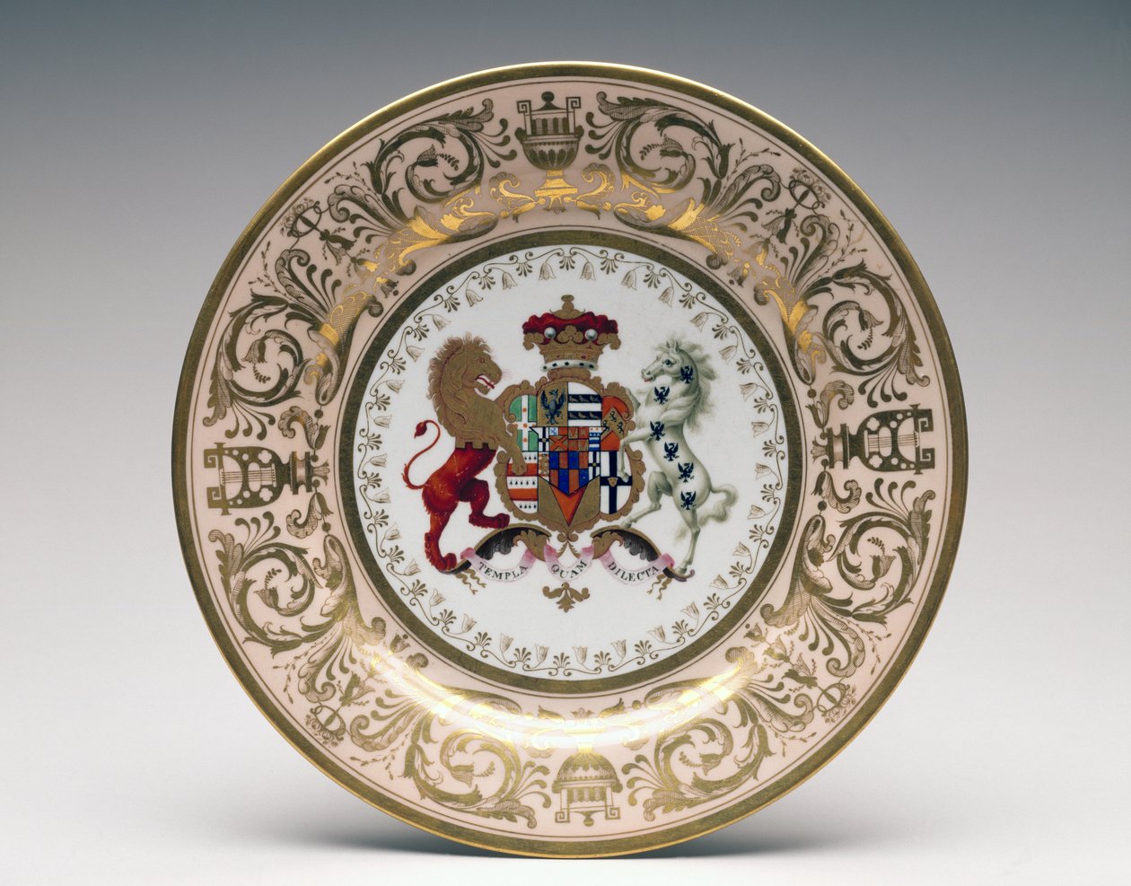 Stowe Serviceのプレート、Worcester Porcelain、Flight、Barr and Barr製、1813年（ソフトペースト磁器） 作： 英語学校