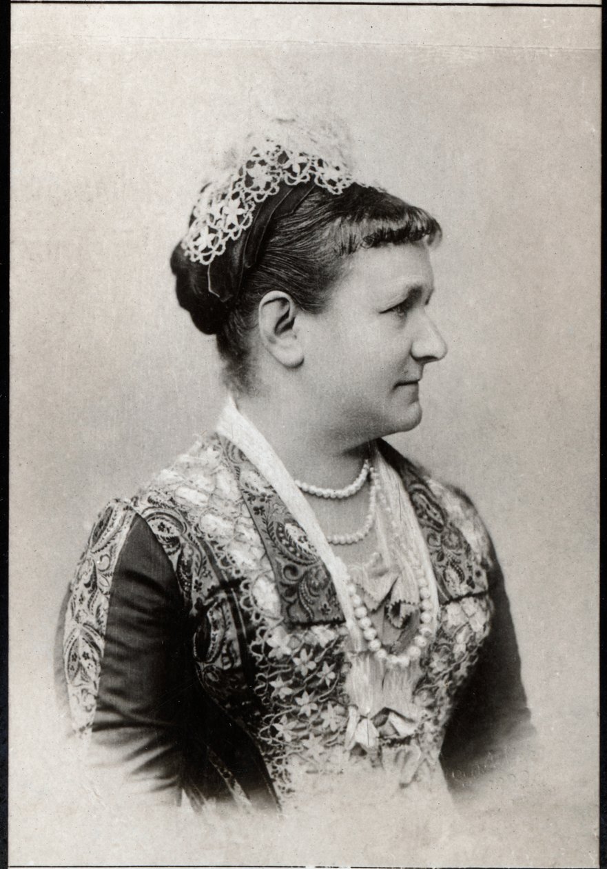 ザクセンの女王、ヴァーサのカローラ（1833-1907）の肖像。 作： フランスの写真家
