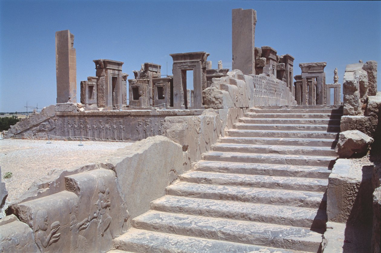 タチャラへの階段（ダリウスの私邸）c.485 BC 作： アケメネス朝