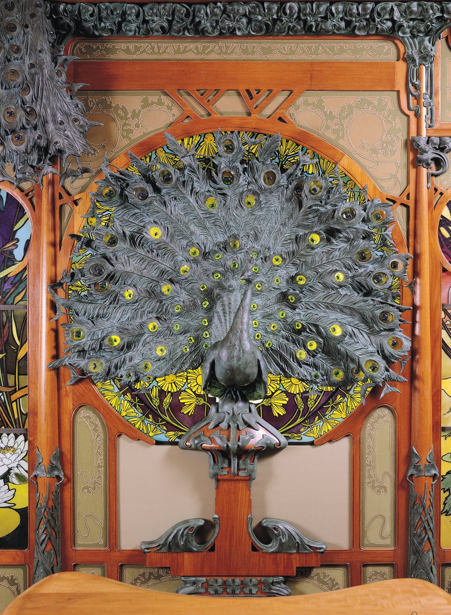 孔雀、パリのフーケ宝石店の壁画の中央パネルから、1901年（青銅と木） 作： アルフォンス・ミュシャ