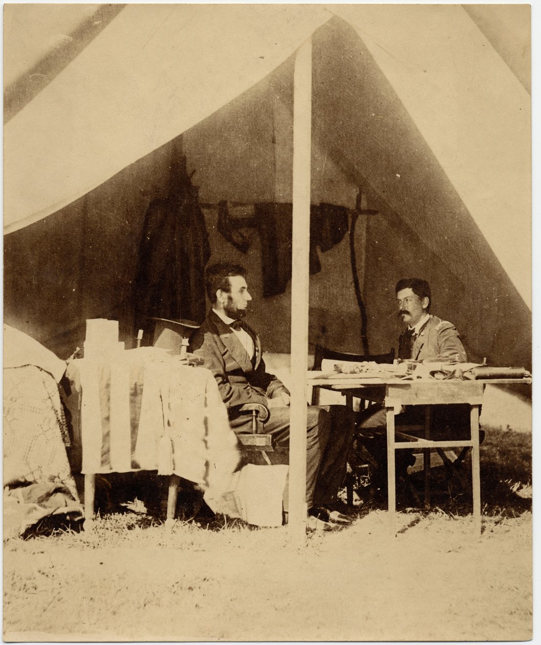 米国の第16代大統領、エイブラハムリンカーン（1809-65）、および北軍陸軍将軍（アルブメン写真）のジョージブリントンマクレラン（1826-85） 作： アメリカの写真家