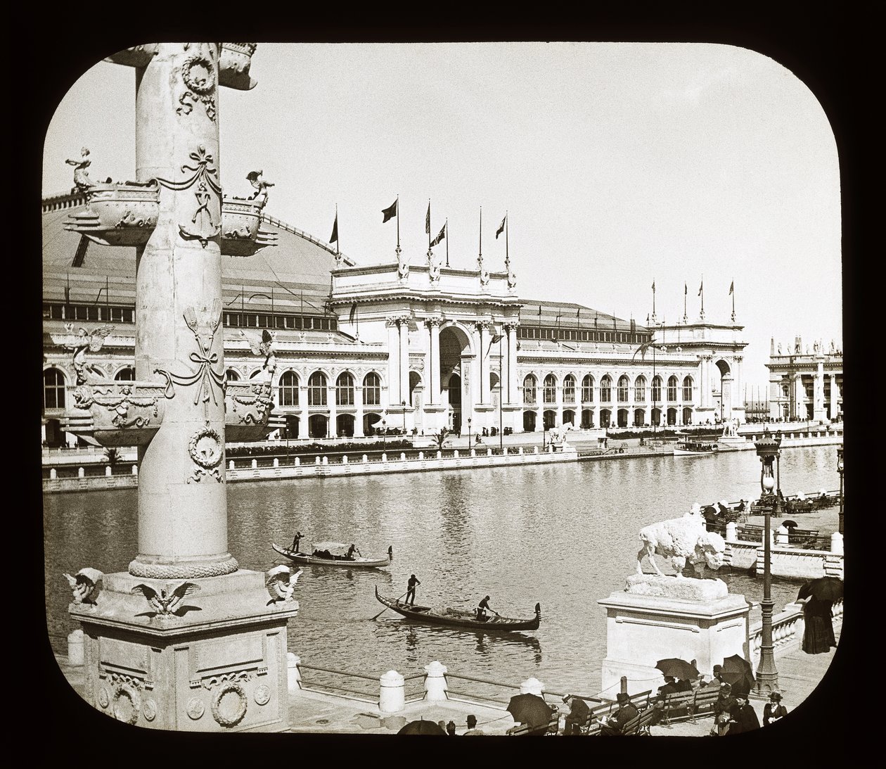 世界コロンビア博覧会：リベラルアーツビルディング、シカゴ、1893年（ランタンスライド） 作： アメリカの写真家