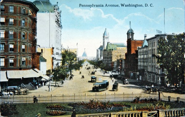 ペンシルバニア通り、ワシントンD.C. 1910年頃（カラーリトグラフ） 作： アメリカの写真家