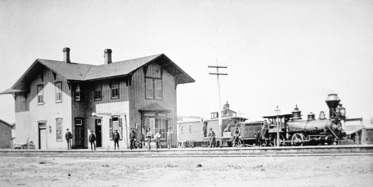 リンコン鉄道駅（ニューメキシコ州 作： アメリカの写真家