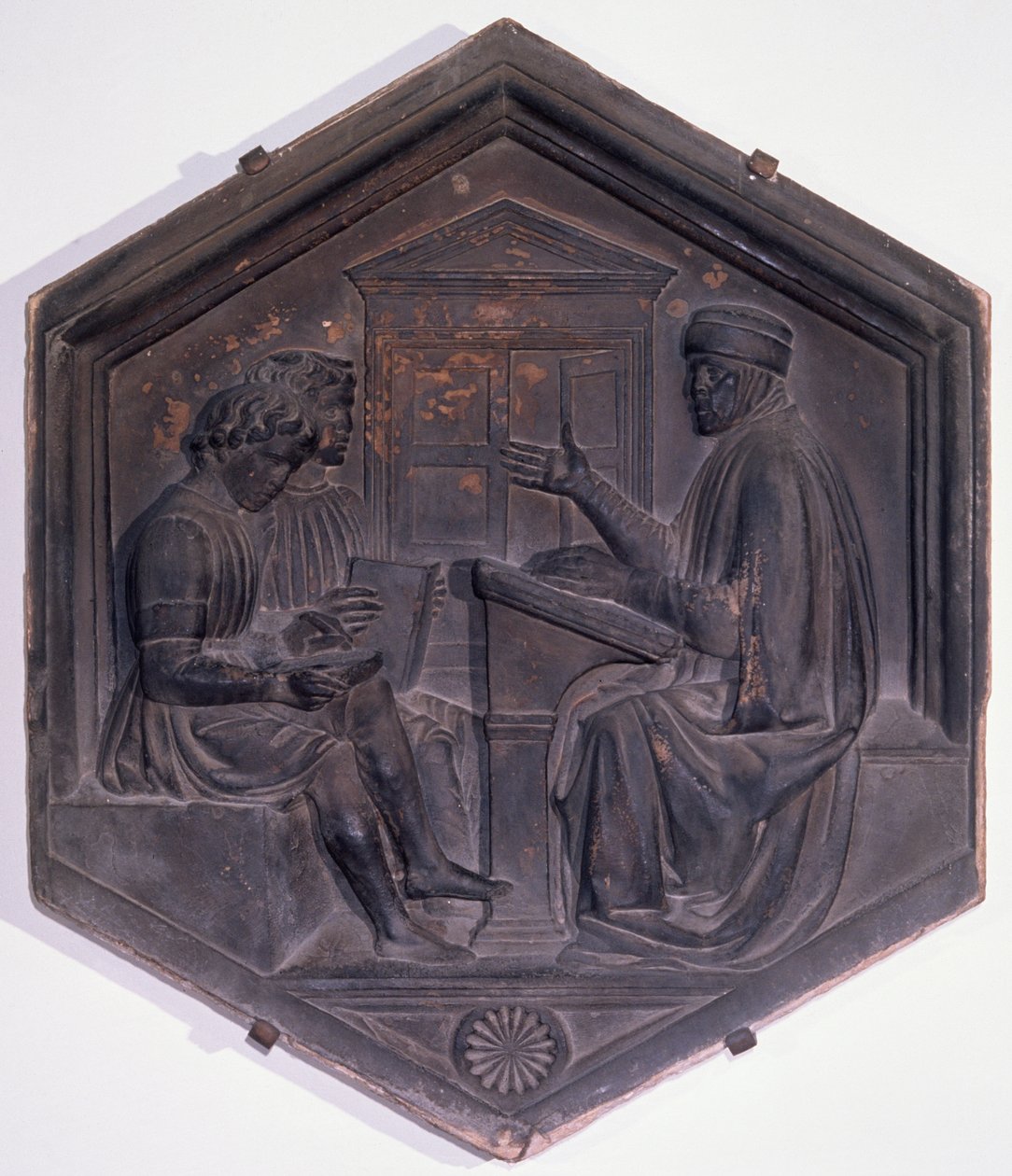 おそらくジョット（c.1266-1337）c.1334-48（大理石）のデザインに基づく、7つの教養を描いたシリーズの六角形の装飾タイルの文法 作： アンドレア・ピサーノ