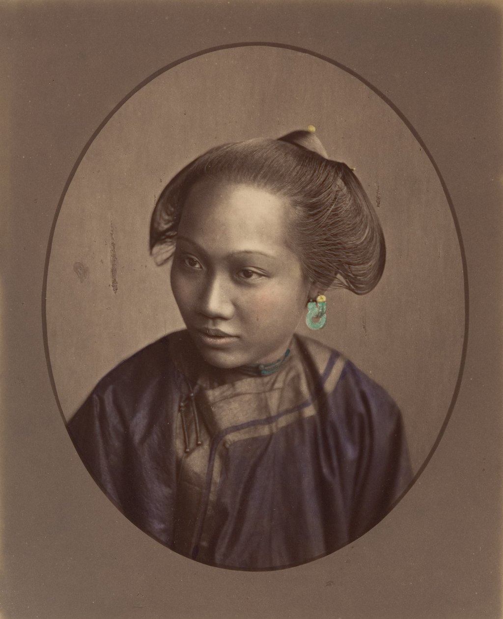 [カントン出身の女性]、1870年代。 作： ライムンド・フォン・スティルフリード男爵