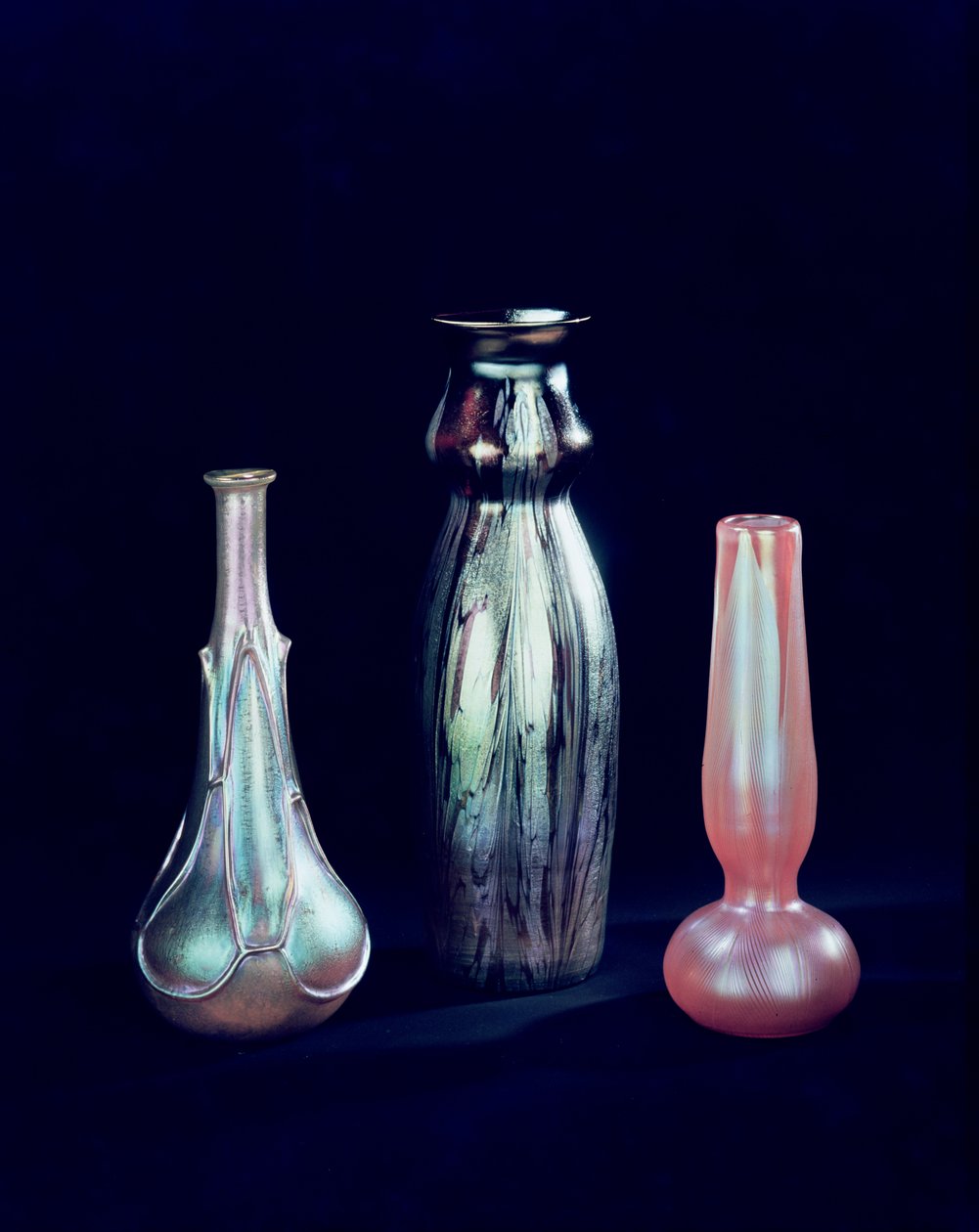 花瓶、おそらくLoetz、c.1900ガラスのコレクション 作： ボヘミアンスクール
