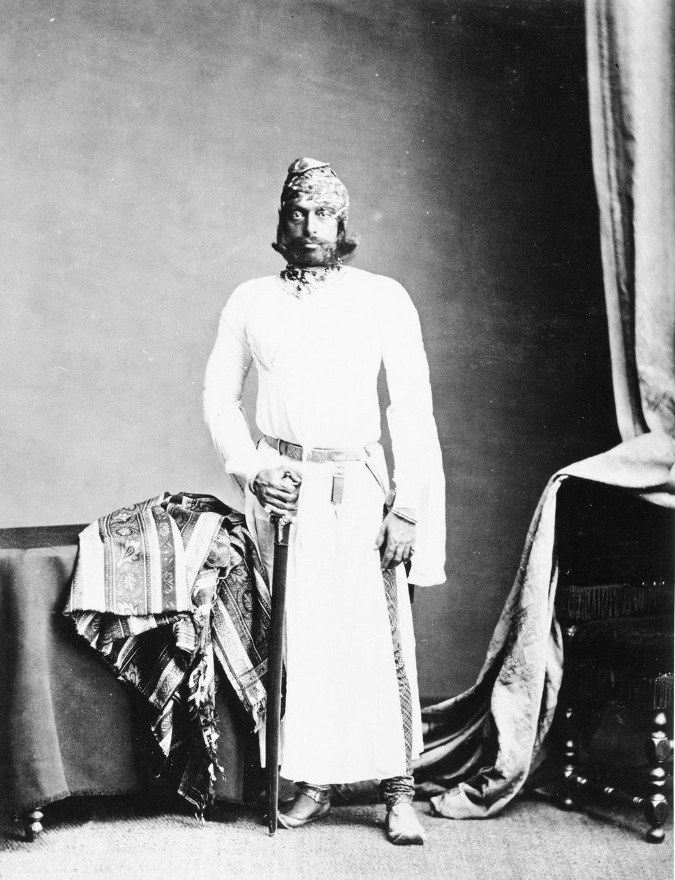 ジョードプルのマハラジャジャスワントシンII、1870年代頃 作： イギリスの写真家