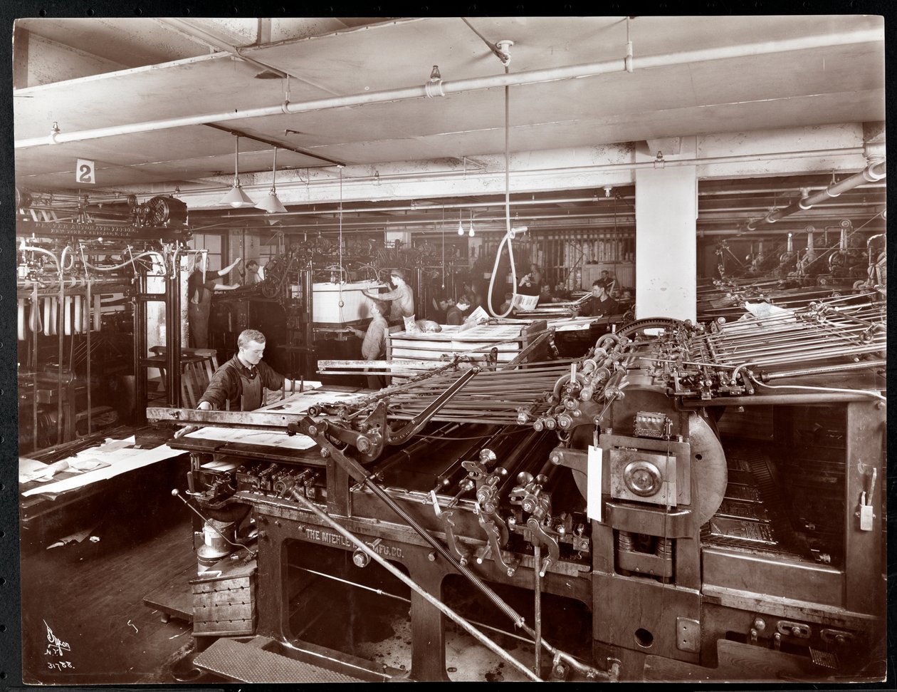 1913年、ニューヨークのマッコール出版社のプレスルーム（銀ゼラチンプリント） 作： バイロンカンパニー