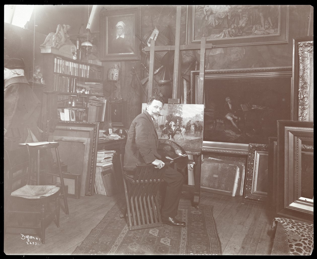 絵画を手がけるアーティスト、1907年（銀ゼラチンプリント） 作： バイロンカンパニー