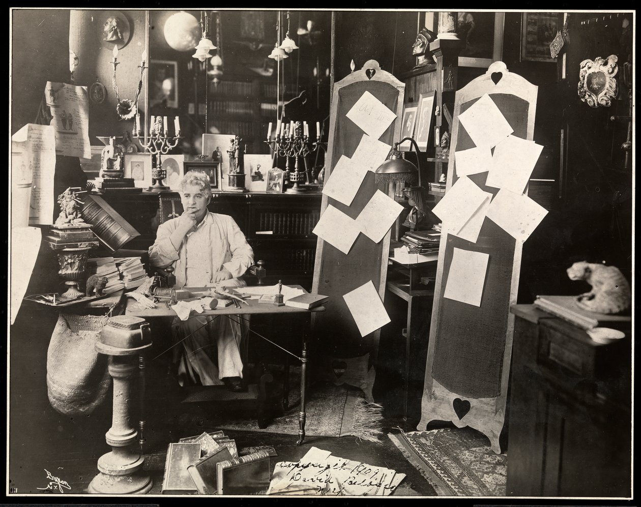 1909年後のニューヨークでの研究におけるDavid Belasco（シルバーゼラチンプリント） 作： バイロンカンパニー