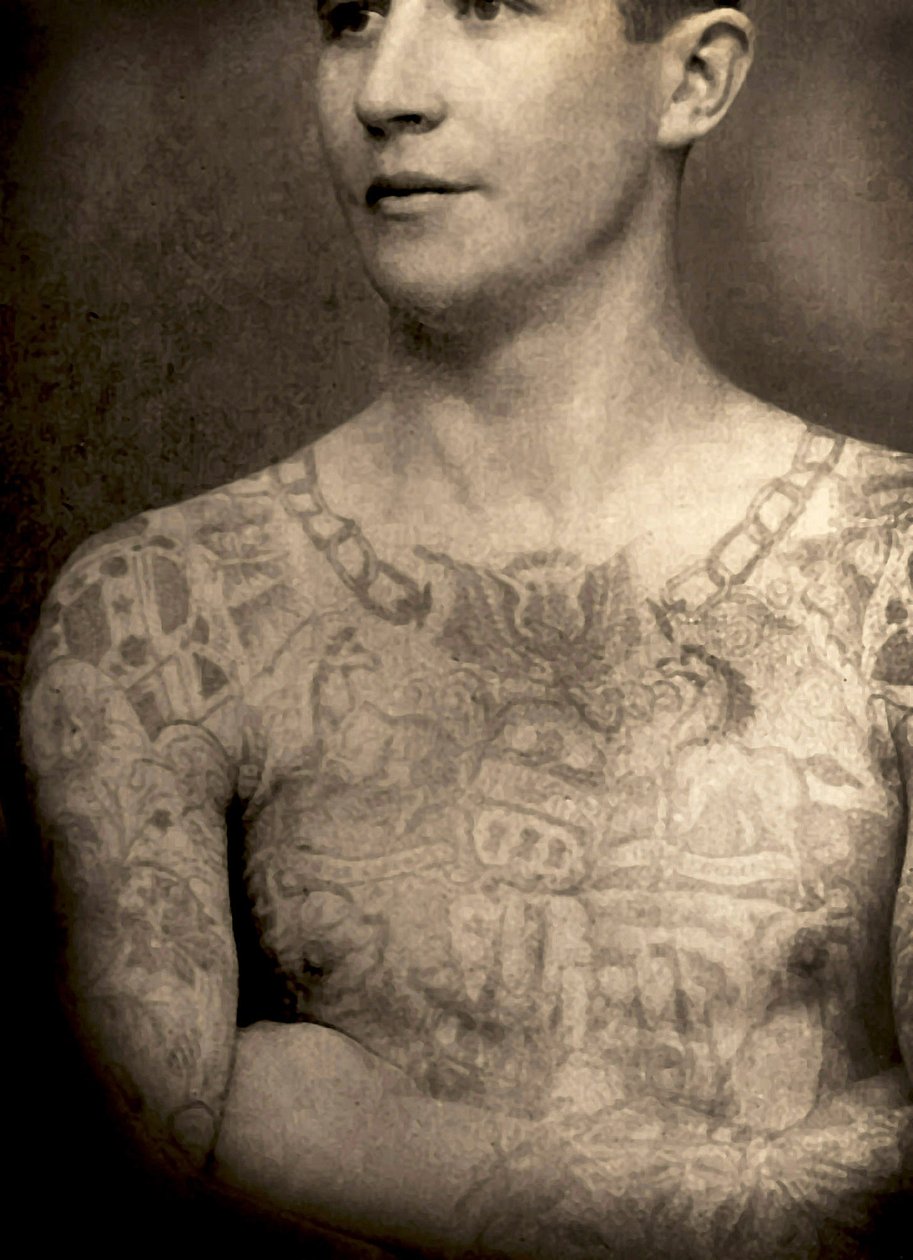 刺青の男のキャビネットカード、1880年頃 作： チャールズアイゼンマン