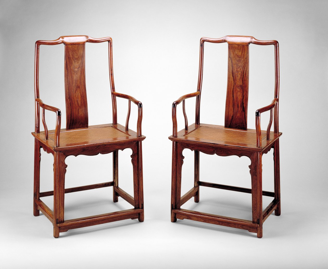 連続ヨークバック付きアームチェア、c.1600（木材） 作： 中国語学校