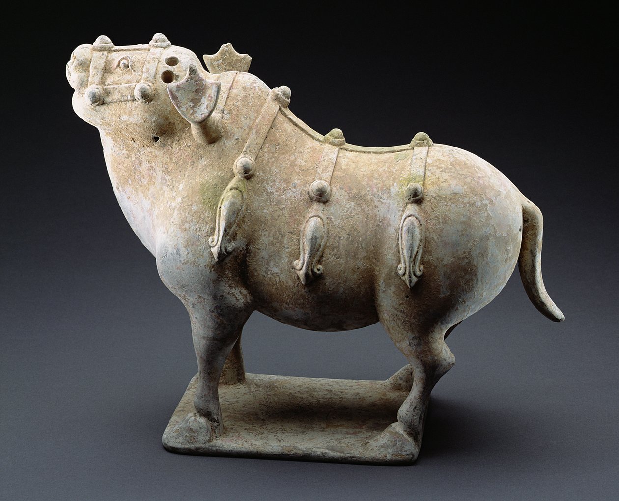 ブル、戦国時代、紀元前1027-220年（陶器） 作： 中国語学校