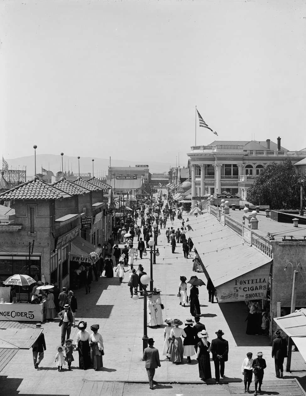 カリフォルニア州ロングビーチのミッドウェイ、1910〜20年頃 作： デトロイト出版株式会社