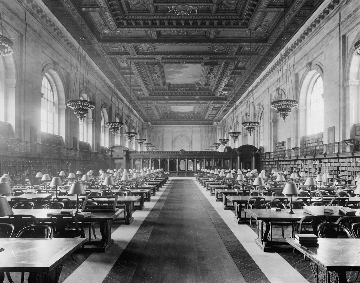 メインの読書室、ニューヨーク公共図書館、1910〜20年頃 作： デトロイト出版株式会社