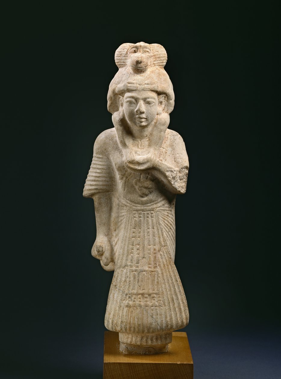 ヒヒを運ぶスクライブとトートの司祭、アシュムネイン（古代エルモポリス）、新王国、XIX王朝（紀元前1307-1196年）（石灰岩） 作： エジプト第19王朝