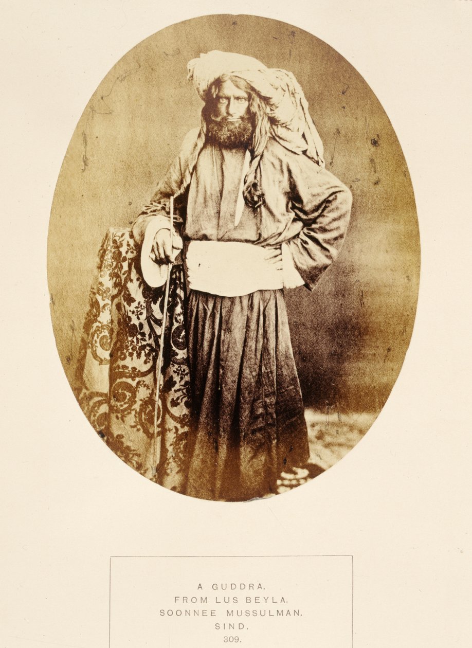 J.フォーブスワトソンによるLus Beyla、Soonnee Mussulman、Sind、The People of IndiaのA Guddra、1868年出版（アルブメンプリント） 作： 英語の写真家
