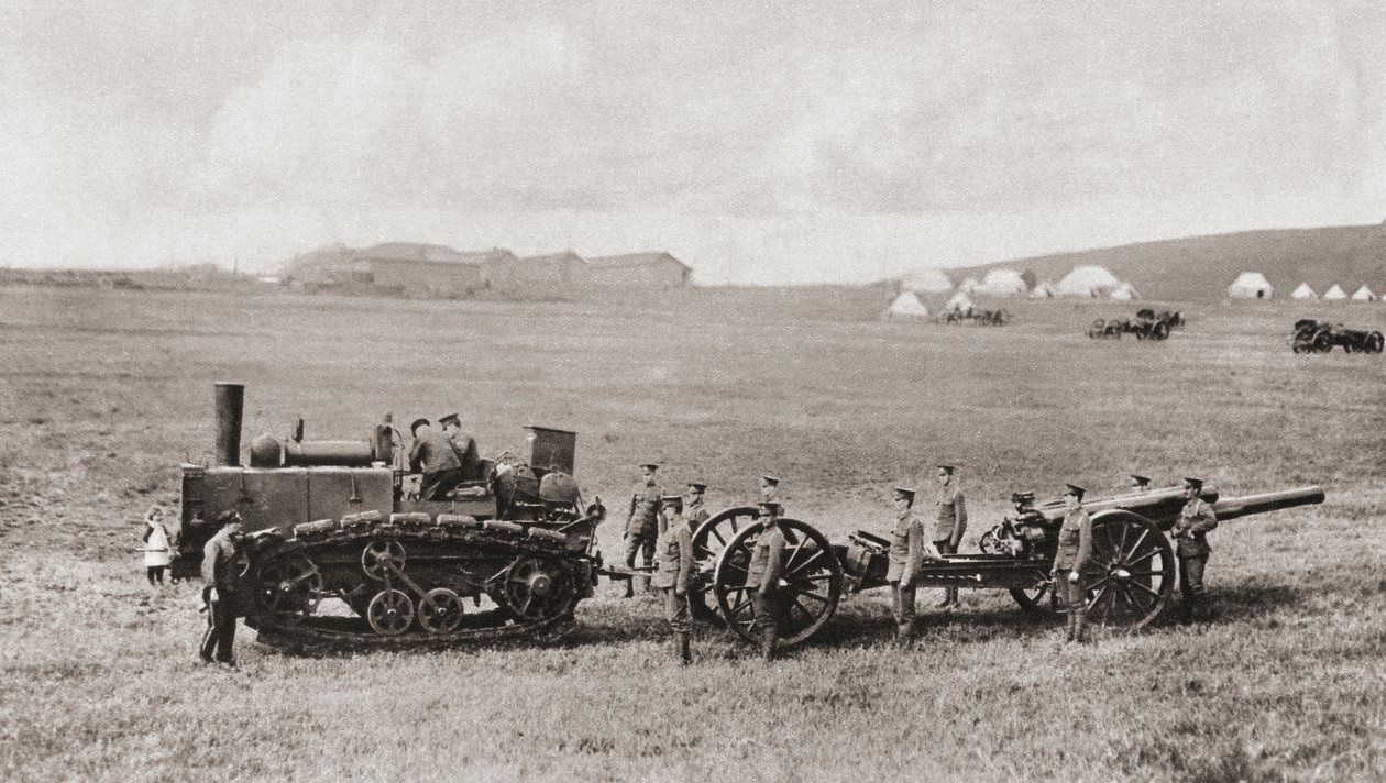 1915年の「The Illustrated War News」より、第一次世界大戦中にイギリスの重砲を牽引するキャタピラー付き牽引エンジン 作： 英語の写真家