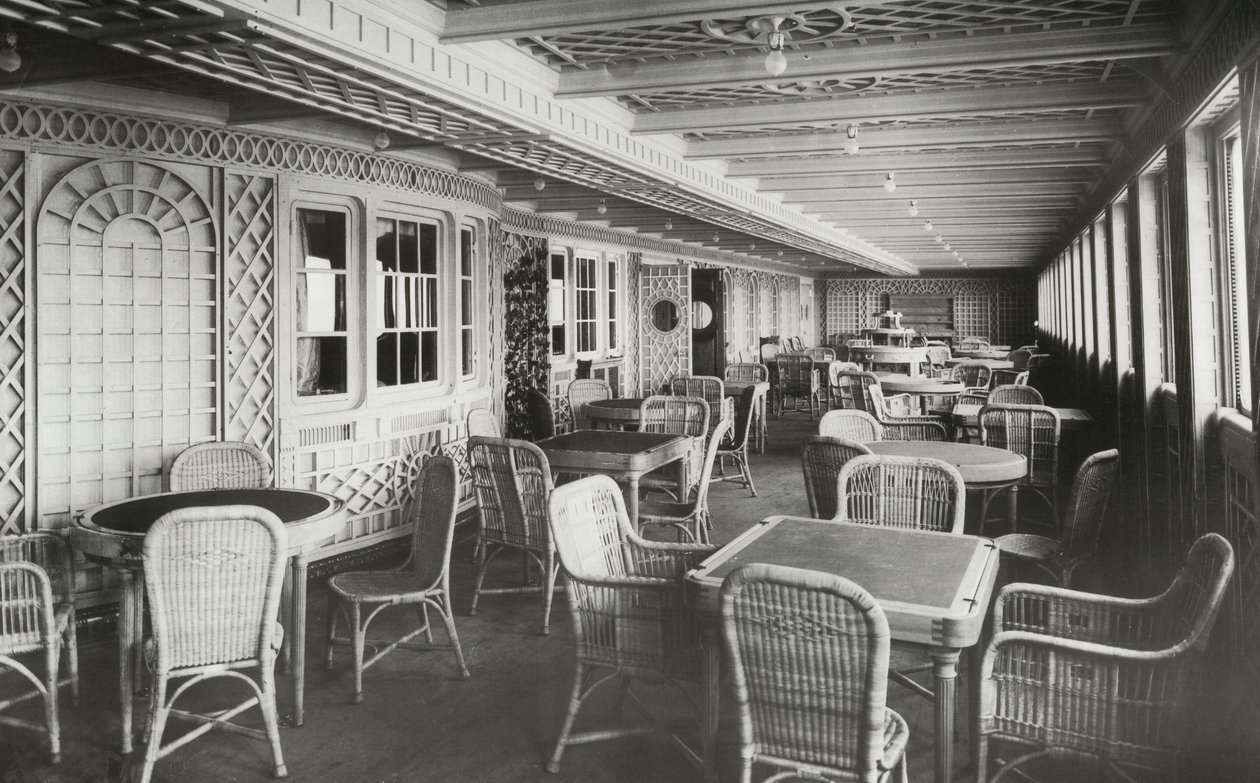RMS Titanicのカフェパリジャン、1912年1月4日 作： 英語の写真家