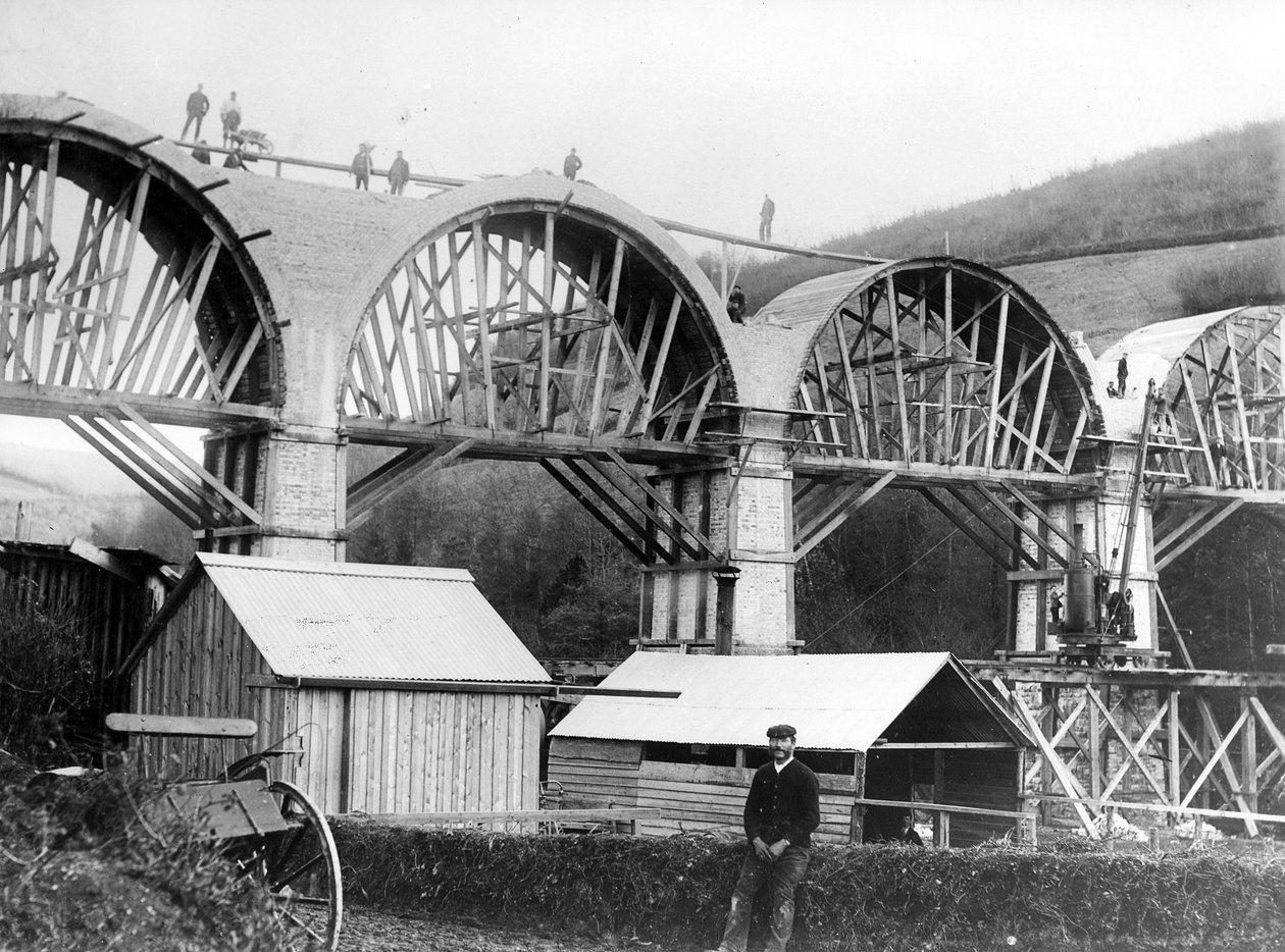 建設中のチェルファム高架橋、1896年 作： 英語の写真家