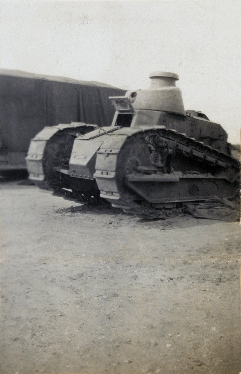 1919年のラルワース山脈での戦闘練習中のフランスのルノーFT17戦車 作： 英語の写真家