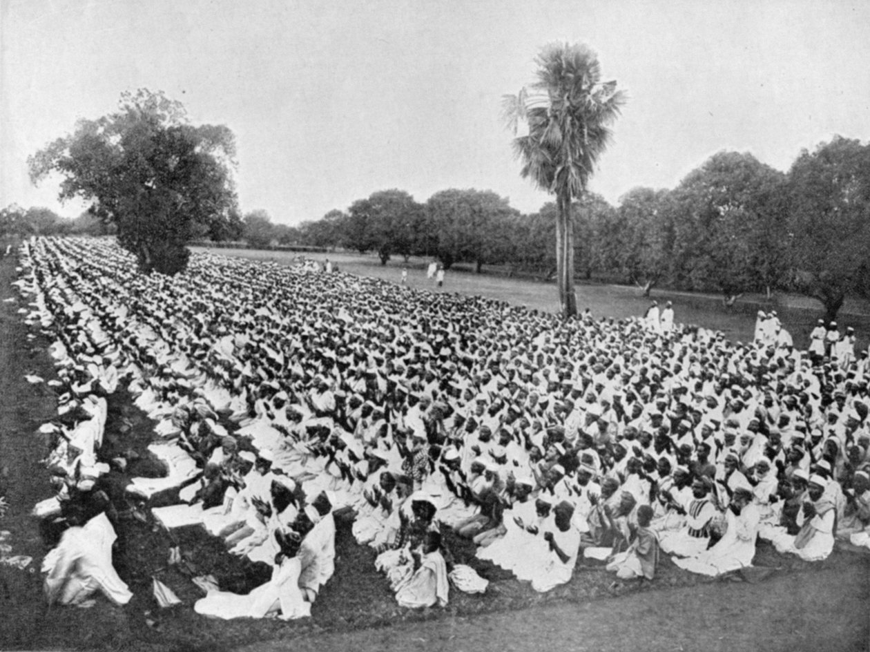 インドの忠実なイスラム教徒：ダッカでの大会議後の祈り、1906年10月27日のグラフィックのイラスト 作： 英語の写真家