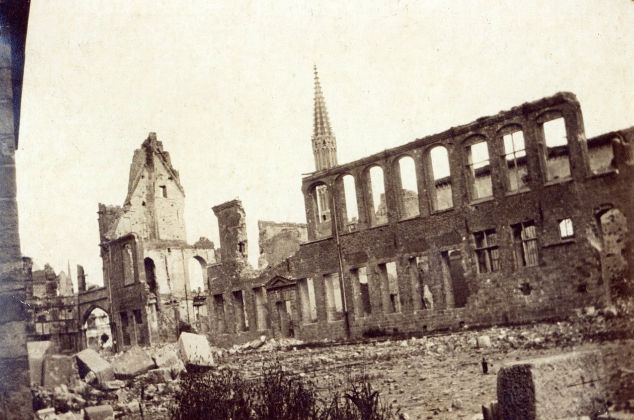パウダーマガジン近くの遺跡、イープル、1915年6月 作： 英語の写真家