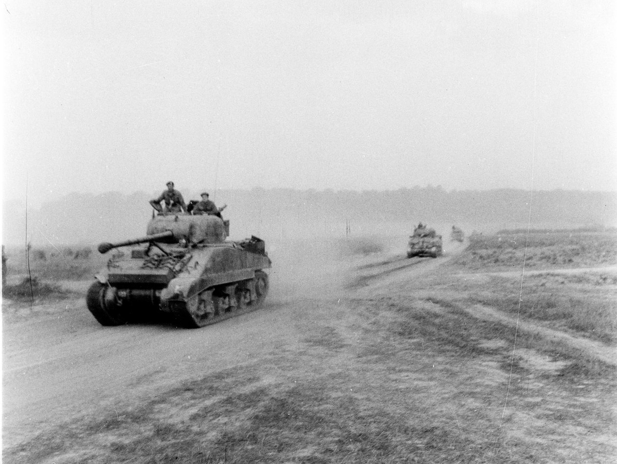 1945年頃、戦車がVIREに乗り換える戦車 作： 英語の写真家