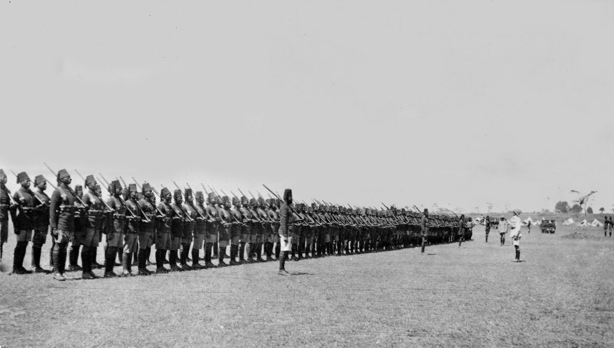 1914年の第2大隊、王のアフリカンライフル、パレード 作： 英語の写真家