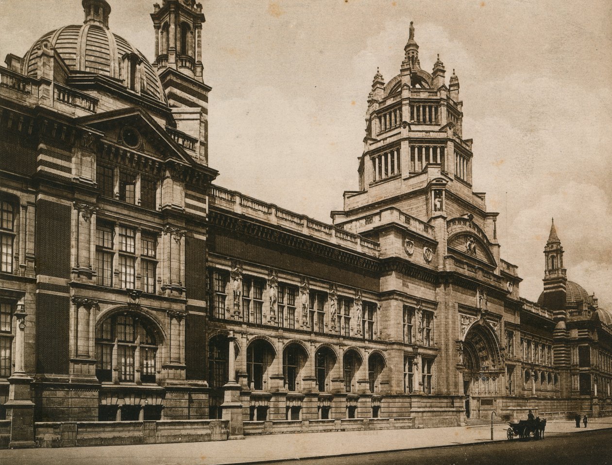 ビクトリアアンドアルバート博物館、1899年 作： 英語の写真家