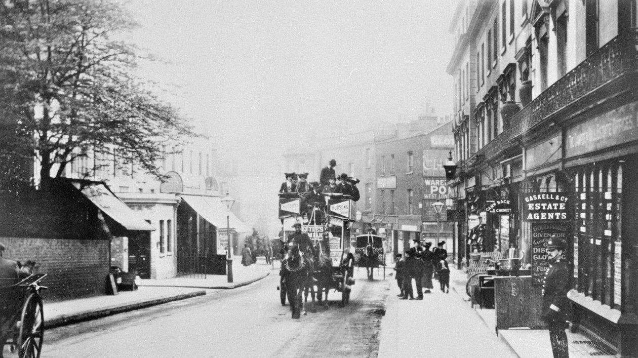チャーチストリート、ケンジントンc.1906のビュー 作： 英語の写真家