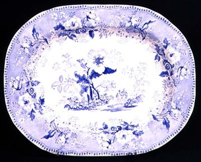 植物美のパターンで装飾された青と白の肉プレート、エルキン＆ニュートン、1844-45（セラミック） 作： 英語学校