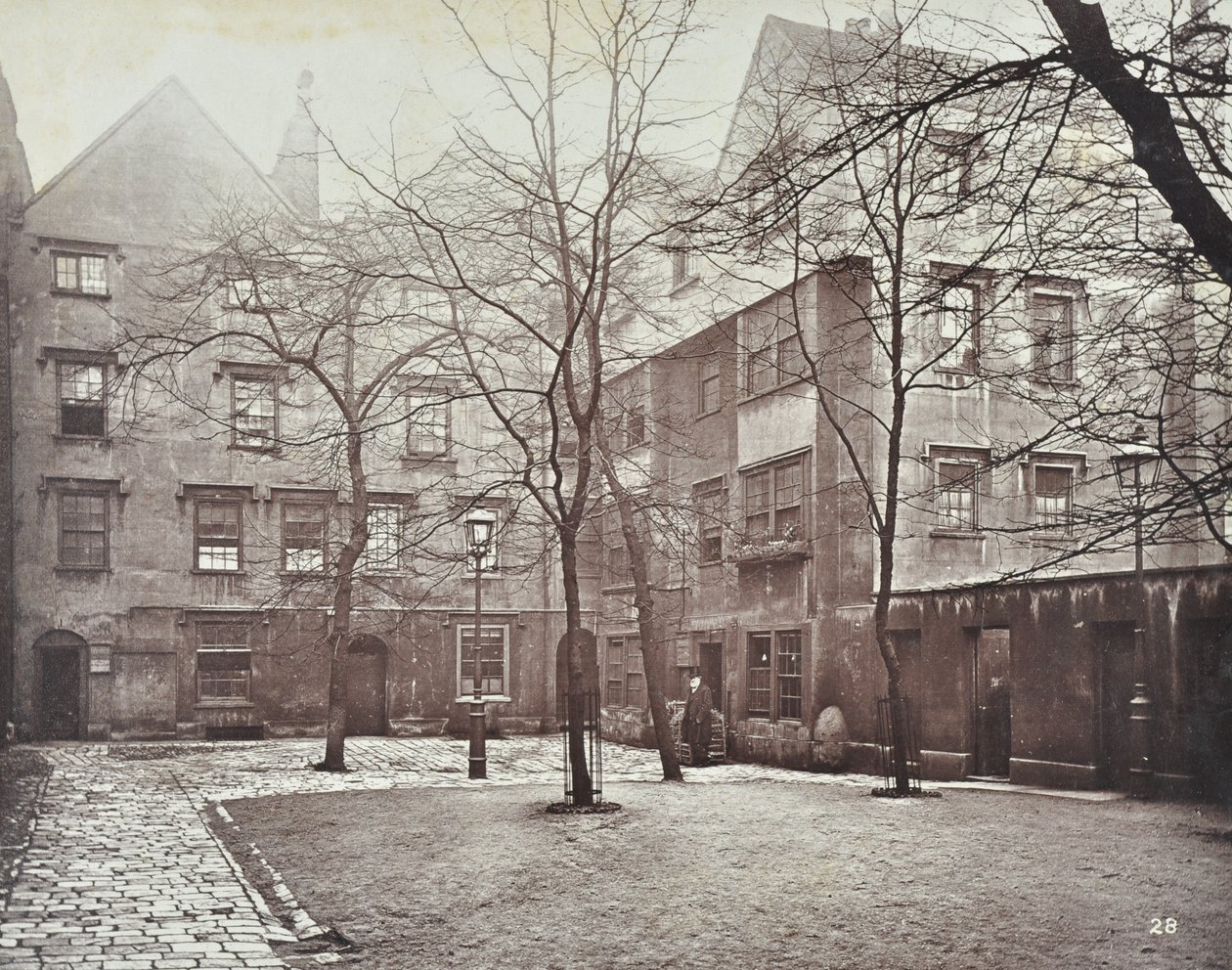1879年ロンドンのバーナーズインのビュー 作： 英語の写真家