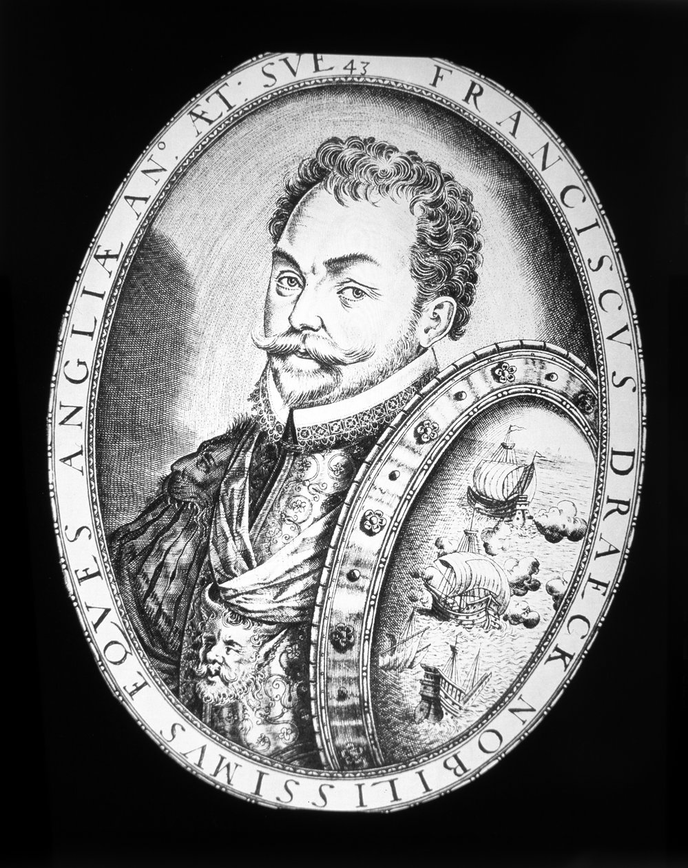 フランシス・ドレーク卿（彫刻 作： 英語学校