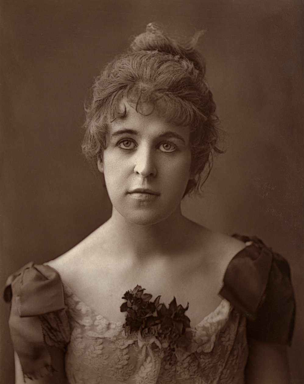 ミスノーレイズ、イギリスの女優、1887年 作： アーネストバロー
