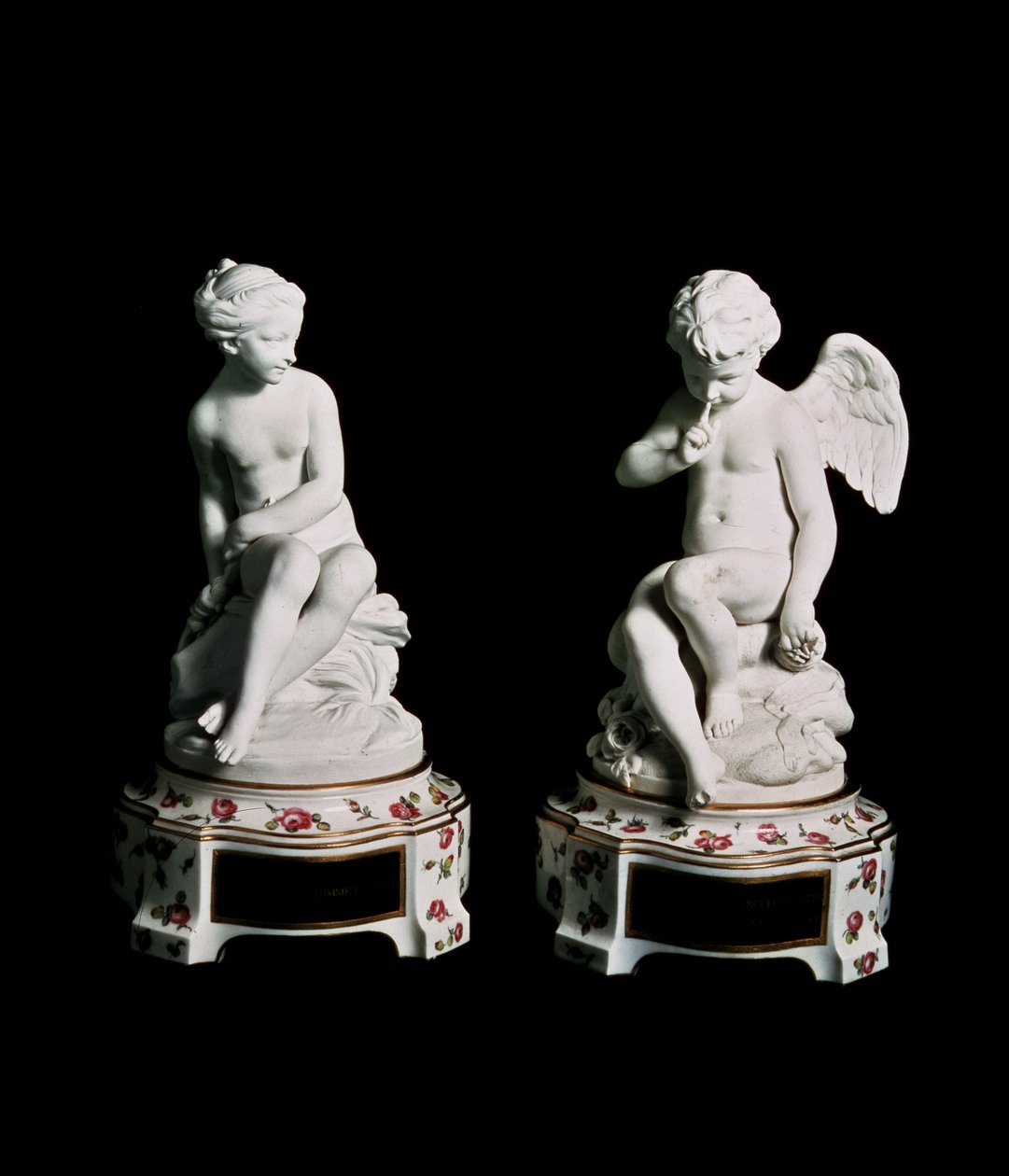 キューピッドとプシュケ、セーヴルグループ、1758年（磁器） 作： エティエンヌ・モーリス・ファルコネット