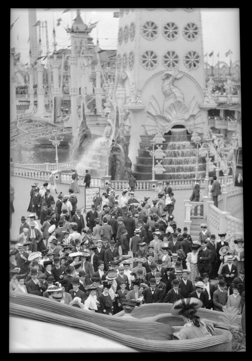 ルナ公園、1909年（硝酸塩陰性） 作： ユージーンウェムリンガー