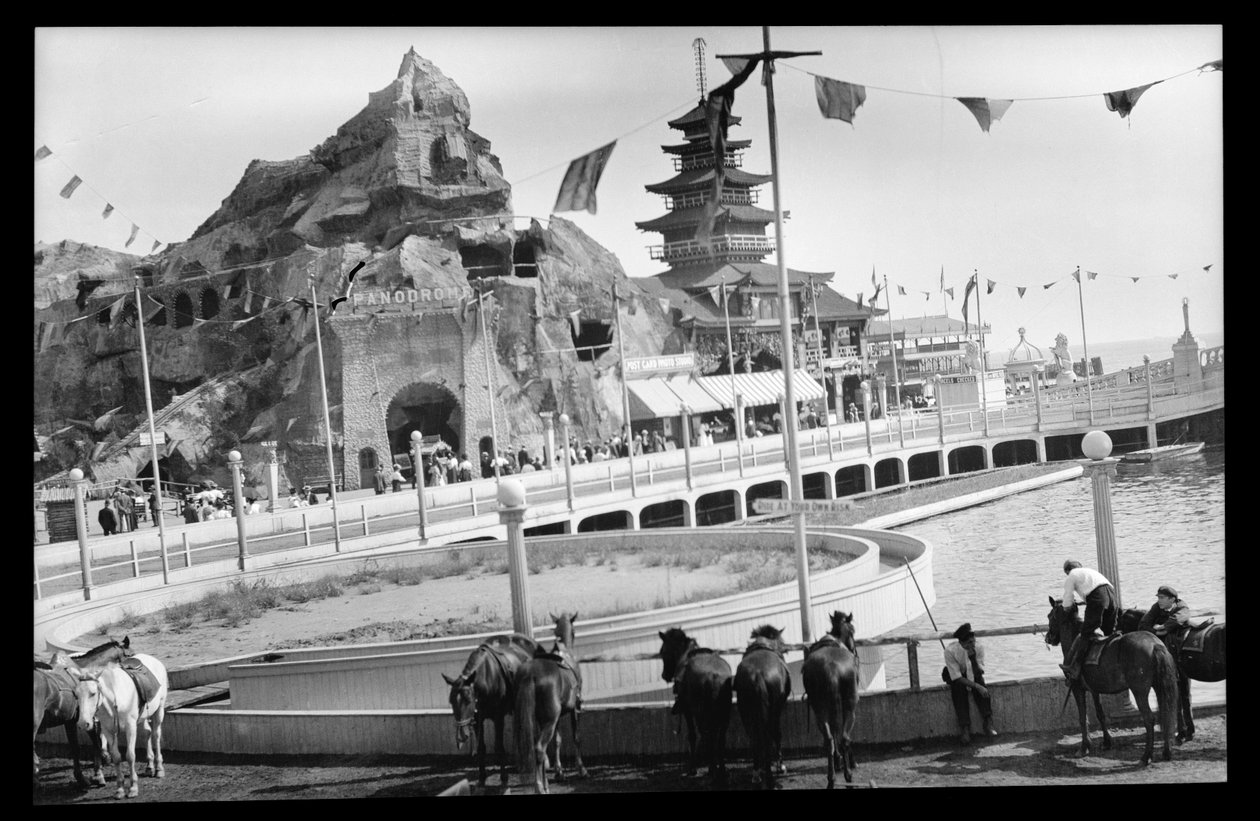コニーアイランドの眺め、1909年（硝酸塩陰性） 作： ユージーンウェムリンガー