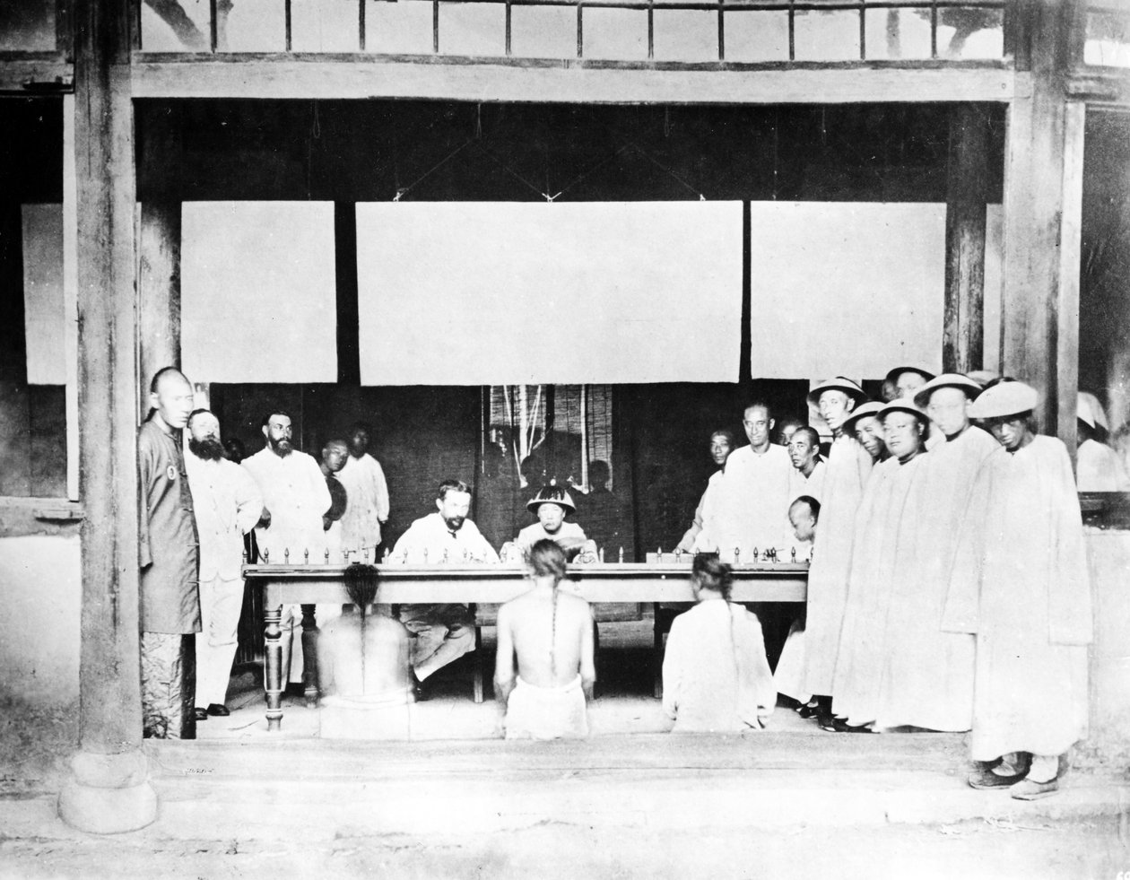 中国治安判事裁判所、1880-90年頃 作： ヨーロッパの写真家
