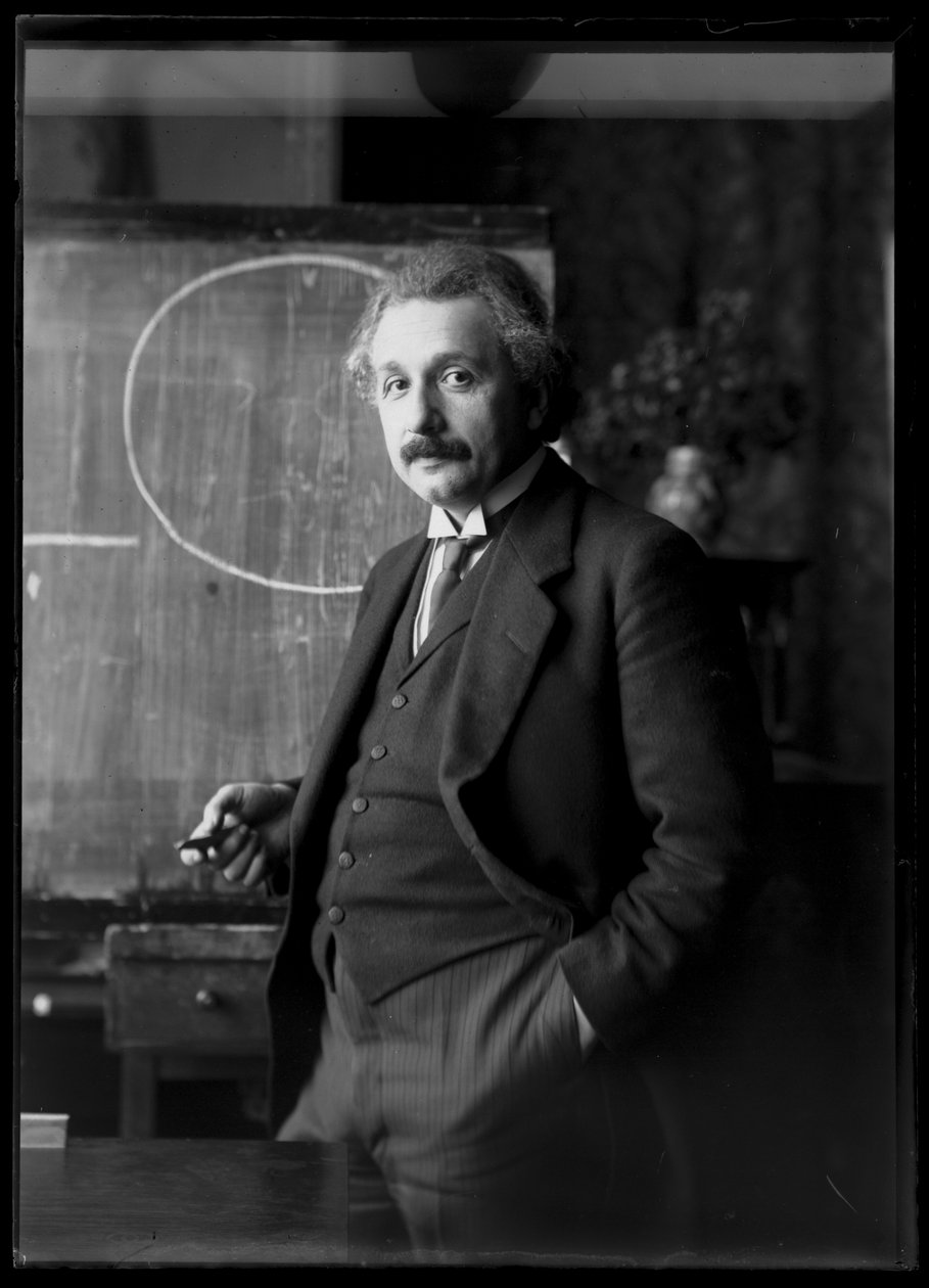アルベルト・アインシュタイン（1879-1955）の写真 作： フェルディナンド・シュムッツァー
