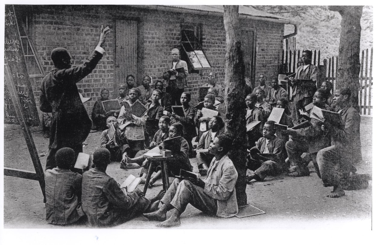 1914年以前の、フランス語圏アフリカの野外学校 作： フランスの写真家