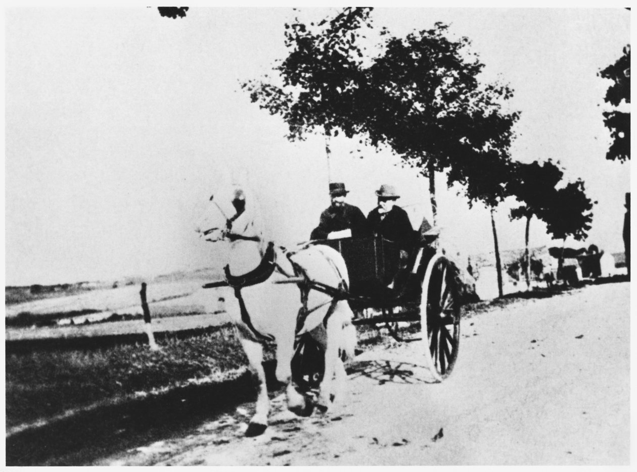 エドガー・ドガ（1834-1917）と田舎の友達 作： フランスの写真家